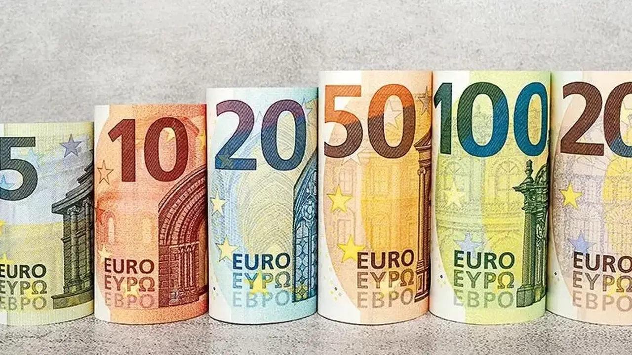 تحركات مفاجئة.. سعر اليورو أمام الجنيه المصري في تعاملات اليوم الخميس بمصر